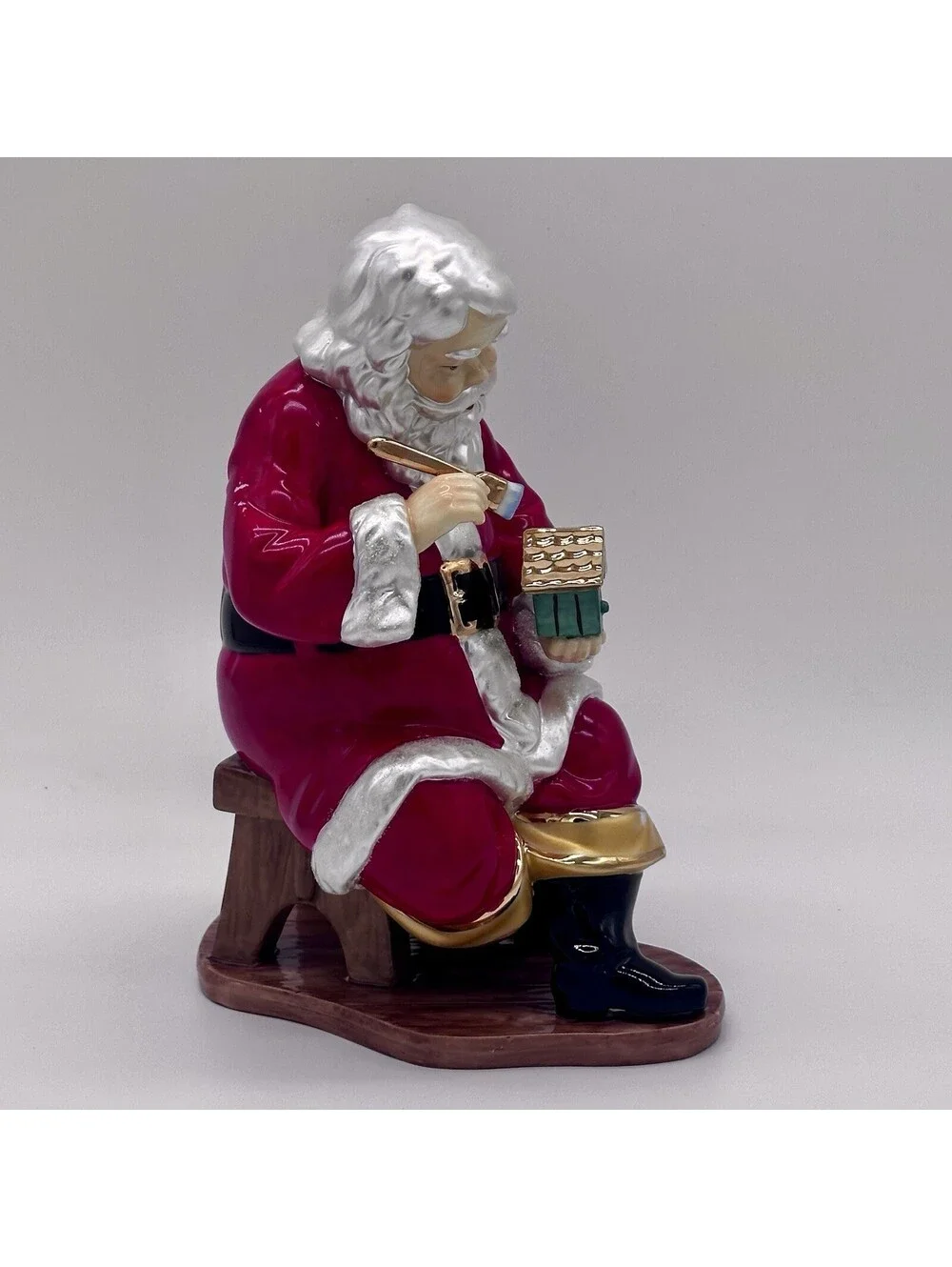 N/A porcelain figurine